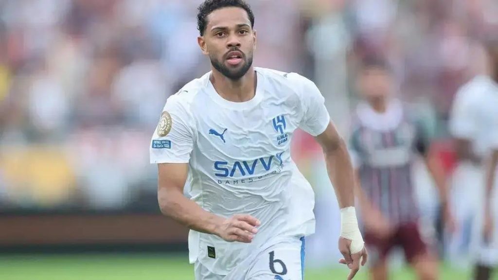 Renan Lodi é anunciado pelo Atlético Mineiro