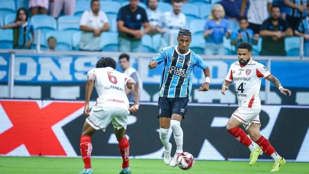 Tetê fez boa estreia pelo Grêmio